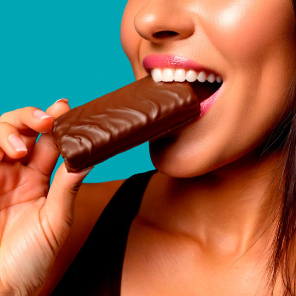 Dark chocolate protein bar