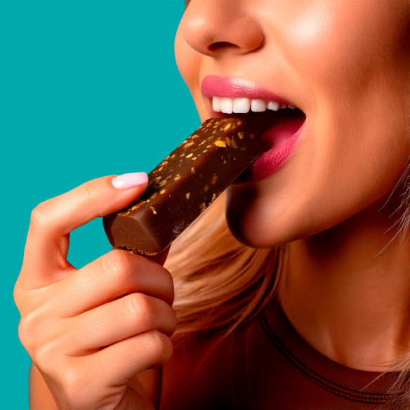 Date and coconut energy bar